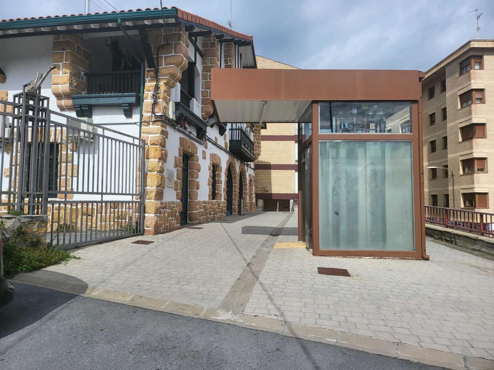 Piso Rio Nervion 15 Minutos Bilbao Apartment Ugao-Miraballes ภายนอก รูปภาพ